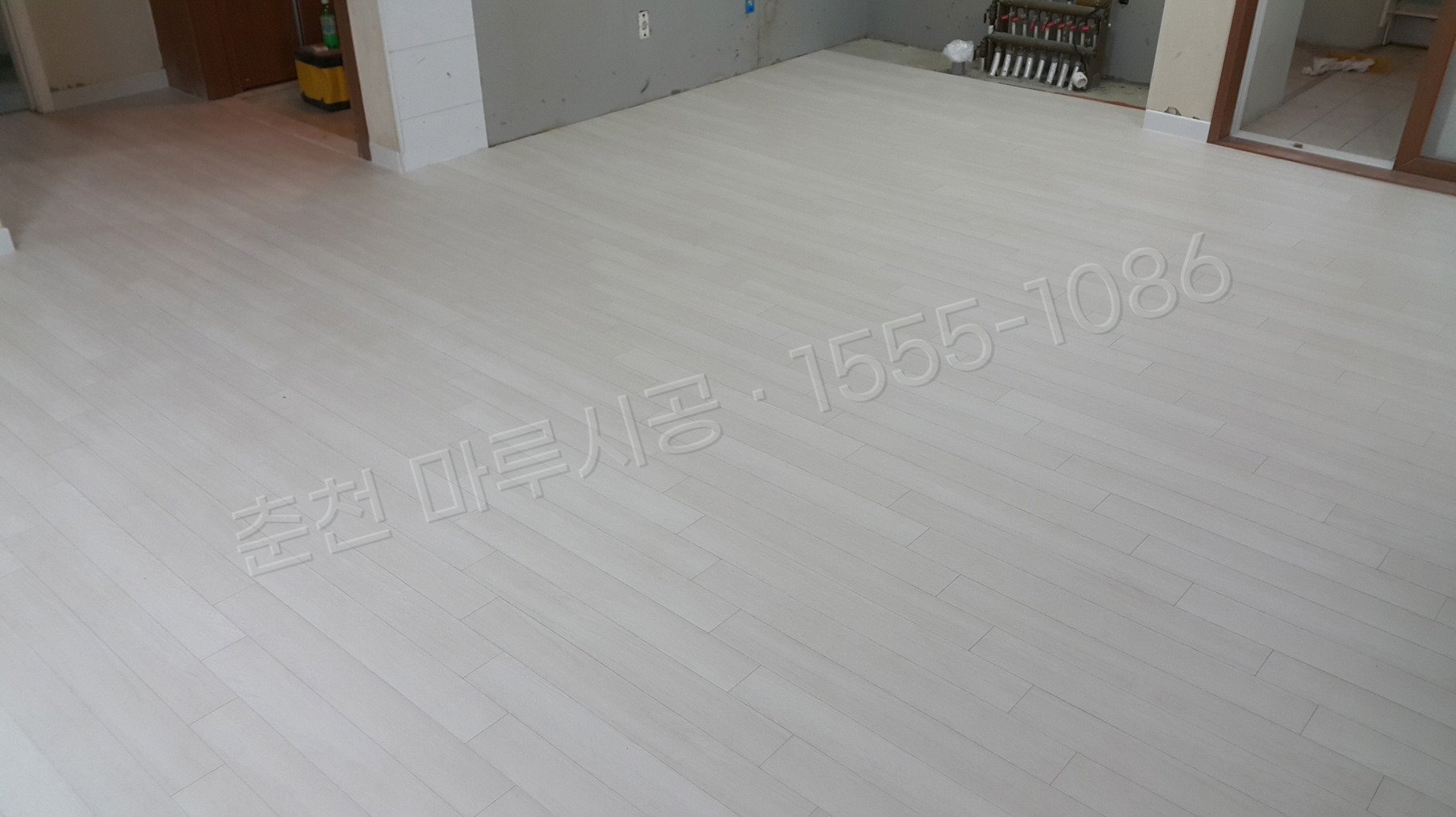 춘천 요선동 한솔 SB 쉬폰화이트 아파트 마루 시공 시공 후