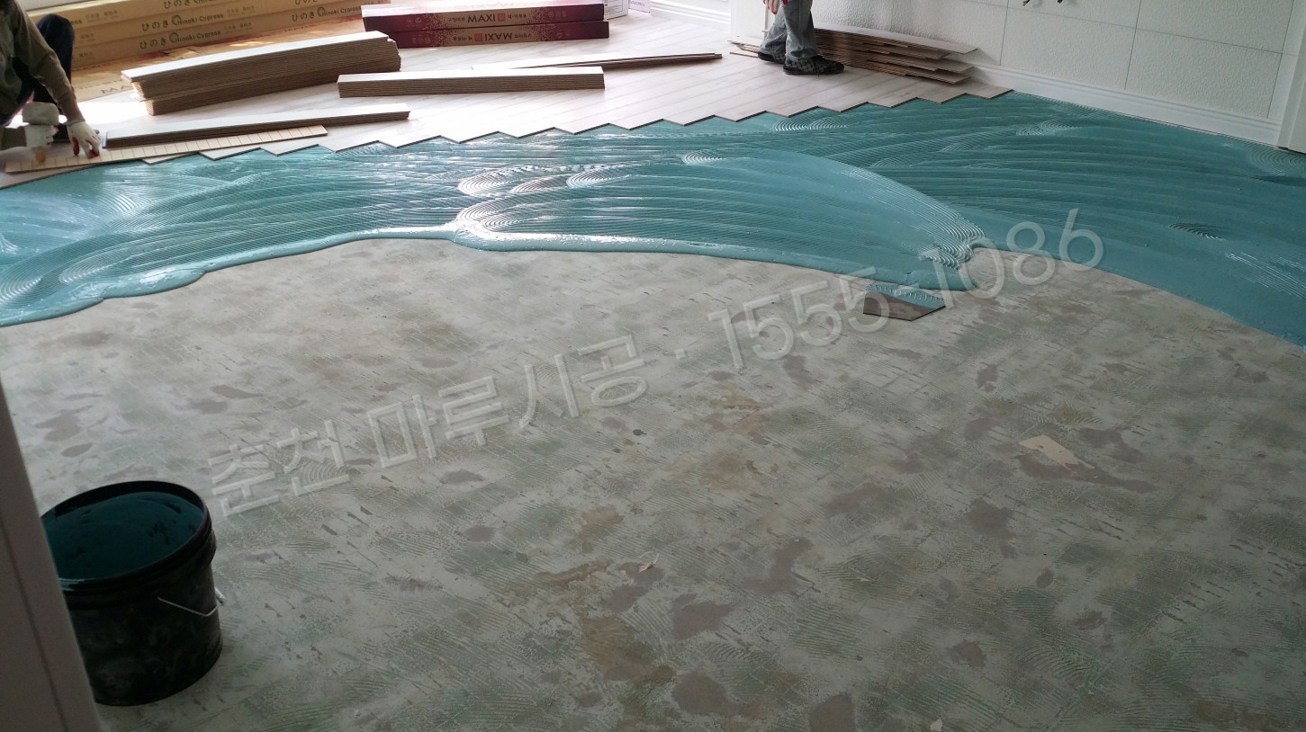 춘천 조양동 마루바닥 시공업체 구정 맥시강 모로칸화이트 아파트 시공 중
